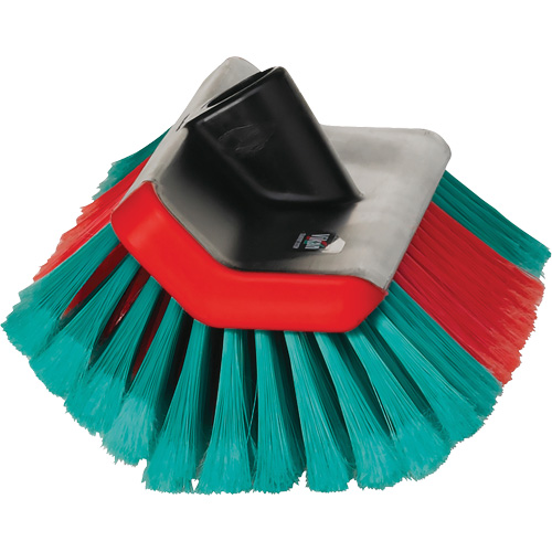 Brosse &agrave; alimentation en eau pour nettoyage des parties hautes et basses des v&eacute;hicules de la s&eacute;rie Transport Brunswick Fyr & Safety