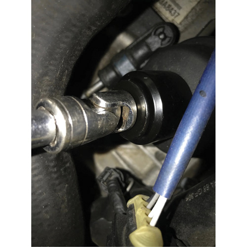 Douille pour filtre &agrave; carburant Cummins 6,7 L - 28 mm Brunswick Fyr & Safety