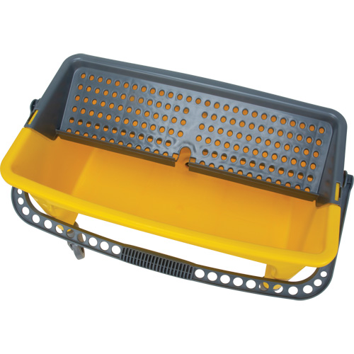Seau et essoreuse pour vadrouille en microfibres, Passoire, 11 gal. US (44 pintes), Jaune Brunswick Fyr & Safety