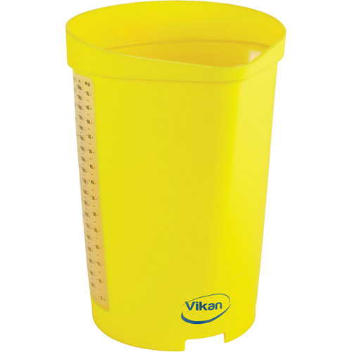 Cruche gradu&eacute;e, Plastique, Jaune, 65 oz Brunswick Fyr & Safety