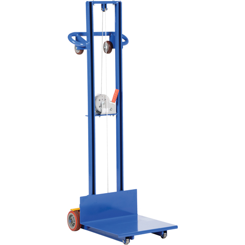Empileur &agrave; plateforme, M&eacute;canisme Treuil manuel, Capacit&eacute; de 400 lb, Levage max de 58" Brunswick Fyr & Safety