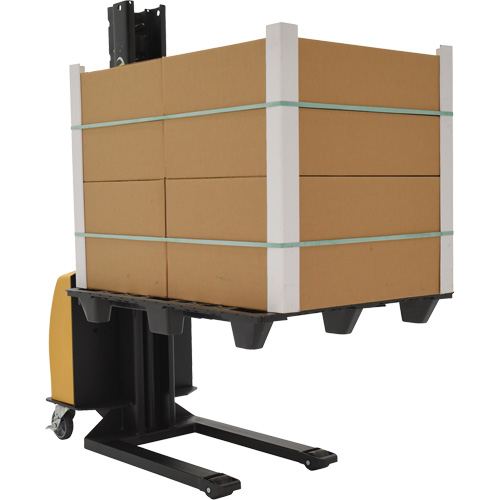 Gerbeur motoris&eacute; avec m&acirc;t &eacute;troit, Fonctionnement &eacute;lectrique, Capacit&eacute; 1000 lb, Lev&eacute;e max 63" Brunswick Fyr & Safety