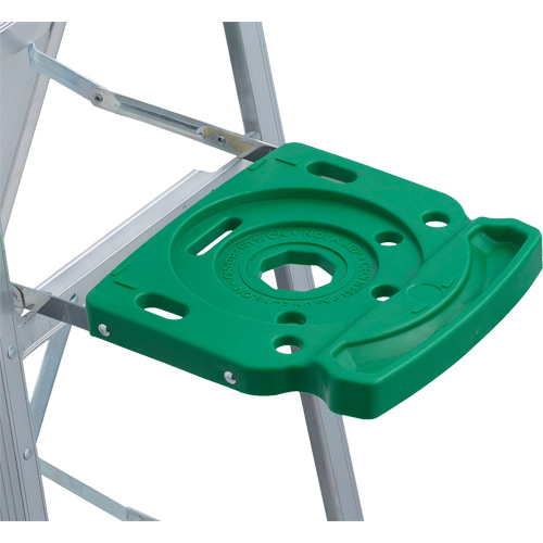 Commercial Duty Stepladders (2400 Series), 4', Aluminum, 225 lbs. Capacity, Type 2 Brunswick Fyr & Safety