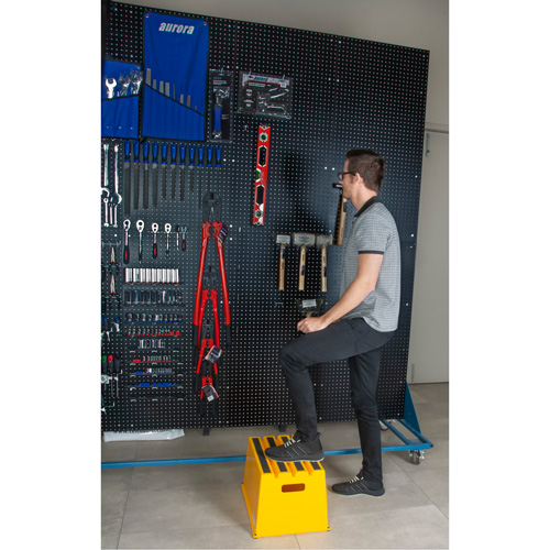 Escabeau industriel, 20-7/8" x 12-3/16" x Hauteur 12" Brunswick Fyr & Safety