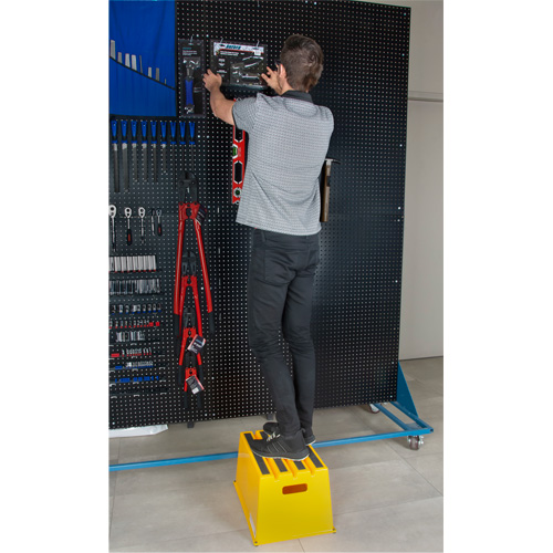 Escabeau industriel, 20-7/8" x 12-3/16" x Hauteur 12" Brunswick Fyr & Safety