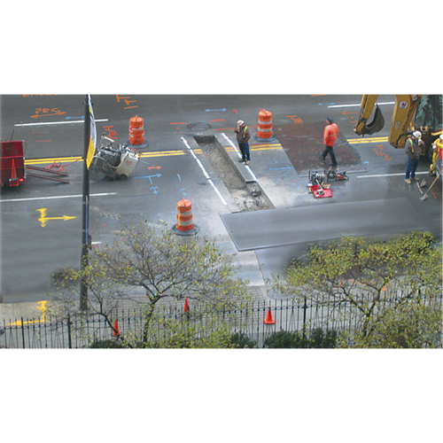 Industrial Quik-Mark Solvent-Based Inverted Marking Paint, 17 oz., Aerosol Can Brunswick Fyr & Safety