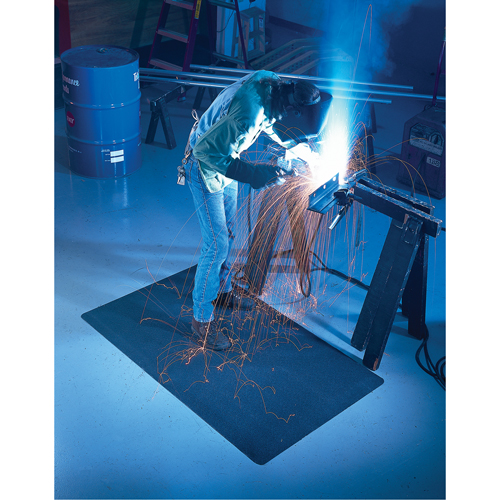 Tapis Weldsafe Ultrasoft no 447, Caoutchouc, 60' lo, 4' la x 7/8" &eacute;pais, Noir Brunswick Fyr & Safety