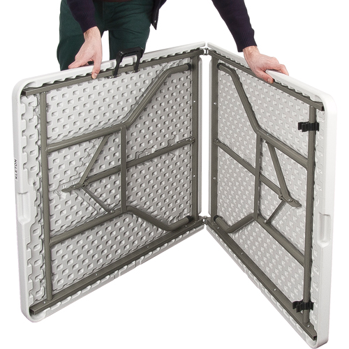 Table se pliant en deux, Rectangulaire, 72" l x 30" la, Poly&eacute;thyl&egrave;ne, Blanc Brunswick Fyr & Safety