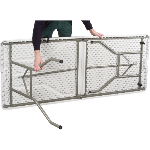 Table se pliant en deux, Rectangulaire, 72" l x 30" la, Poly&eacute;thyl&egrave;ne, Blanc Brunswick Fyr & Safety
