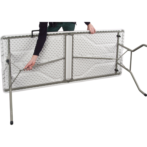 Table se pliant en deux, Rectangulaire, 72" l x 30" la, Poly&eacute;thyl&egrave;ne, Blanc Brunswick Fyr & Safety