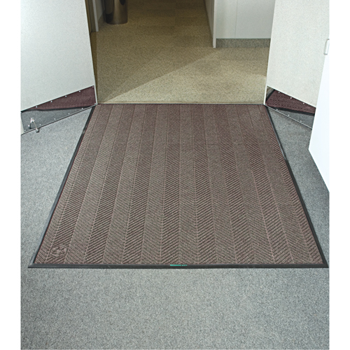 Waterhog&reg; Eco Elite Matting, Wiper/Scraper, 4' x 8' x 3/8", Chestnut Brown Brunswick Fyr & Safety