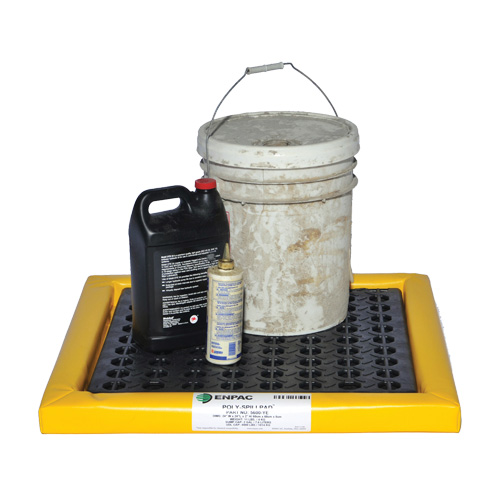 Feuilles Poly-Spillpad, 24" lo x 24" la x 2" h, Cap. de d&eacute;versement 2 gal. US Brunswick Fyr & Safety