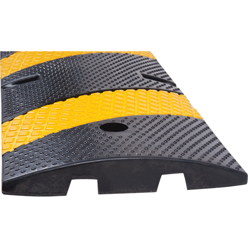 Bosses de d&eacute;c&eacute;l&eacute;ration, Caoutchouc, 6' lo x 11-3/4" la x 2" h Brunswick Fyr & Safety