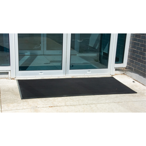 Outdoor Entrance Matting, Rubber, Scraper Type, Textured Pattern, 2' x 2-2/3', Black Brunswick Fyr & Safety