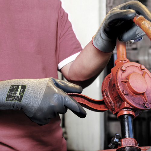576 Cut Resistant Gloves, Size 6/Small, 13 Gauge, Foam Nitrile Coated, HPPE Shell, ANSI/ISEA 105 Level 3/EN 388 Level C Brunswick Fyr & Safety