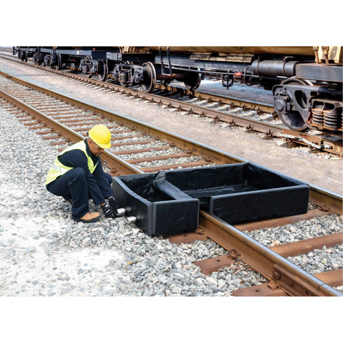 Ultra-Track Berm, 144 US gal. Capacity, 4' W x 6' L x 12" H, Foam Wall Brunswick Fyr & Safety