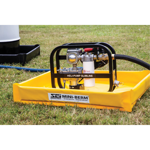 Berme de confinement compacte Mini-Berm en PVC jaune, Capacit&eacute; 40 gal. US, 4' la x 4' lo x 4" h Brunswick Fyr & Safety