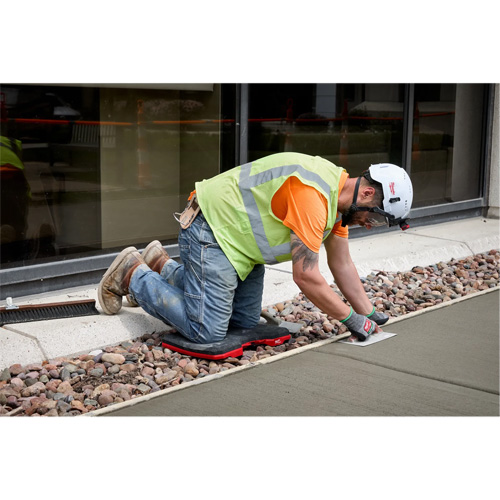 Tapis repose-genoux Packout, 18,7" lo x 13,7" la, 2,2" &eacute;pais Brunswick Fyr & Safety