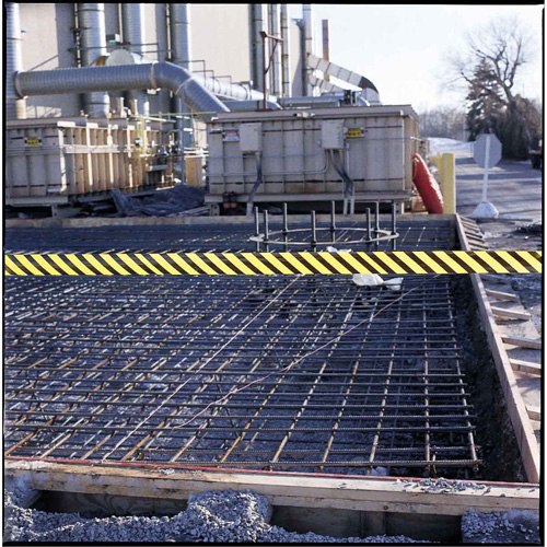 Ruban pour barricade, Anglais, 3" la x 200' lo, 3 mils, Noir sur jaune Brunswick Fyr & Safety