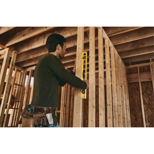 Niveau en ABS tr&egrave;s r&eacute;sistant aux impacts, Poutre en I, 24" lo, Plastique, 3, Non magn&eacute;tique Brunswick Fyr & Safety