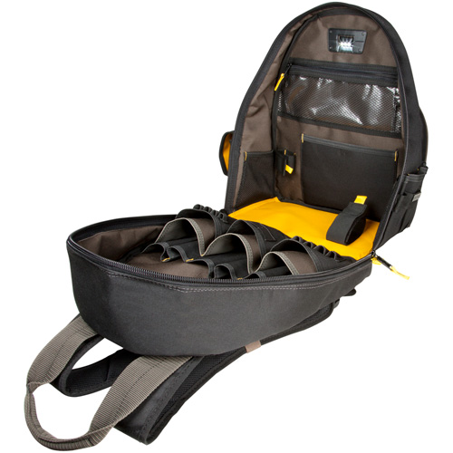 Sacs &agrave; dos pour outils Techgear &agrave; 53 pochettes, 16" lo x 13-1/4" la, Noir, Polyester Brunswick Fyr & Safety