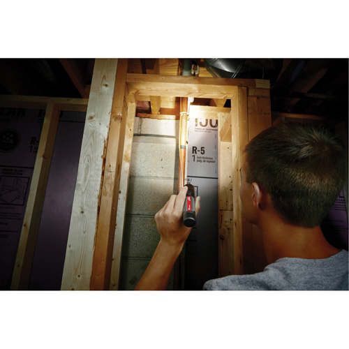 USB Compatible Compact Flashlight, LED, 800 Lumens, Rechargeable Batteries Brunswick Fyr & Safety