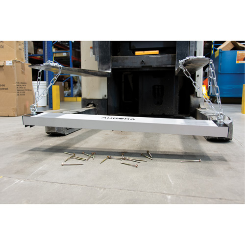 Balais de cour magn&eacute;tique, 36" la Brunswick Fyr & Safety
