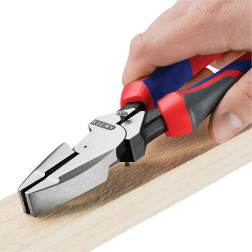 Pince pour monteurs de lignes &agrave; levier d&eacute;multipli&eacute;, t&ecirc;te type Nouvelle-Angleterre avec poign&eacute;e KNIPEXTEND Brunswick Fyr & Safety