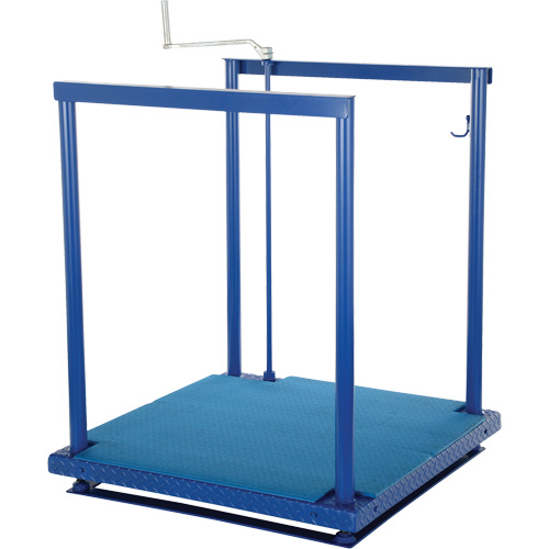 Ergonomic Posi-Crank Platform With Anti-Fatigue Mat, 36" W x 72" D, 500 lbs. Capacity, All-Welded Brunswick Fyr & Safety