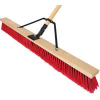 Balai-brosse &agrave; manche renforc&eacute;, 36", Moyen, Soies PVC Brunswick Fyr & Safety