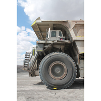 Protecteur de c&acirc;ble &agrave; traverse extr&ecirc;me Yellow Jacket, 2 canaux, 35,75" lo x 42,125" la x 5,125" h Brunswick Fyr & Safety