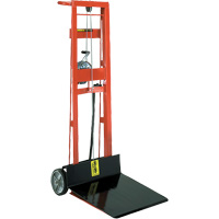 Empileur &agrave; plateforme, M&eacute;canisme Treuil manuel, Capacit&eacute; de 750 lb, Levage max de 40" Brunswick Fyr & Safety