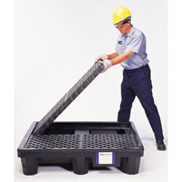 Ultra-Spill Pallet mod&egrave;le &eacute;conomique, 4 barils, Capacit&eacute; de d&eacute;versement 66 gal. US, 53" x 53" x 11,8" Brunswick Fyr & Safety