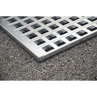 Ultra-Spill Pallet en acier, 4 barils, Capacit&eacute; de d&eacute;versement 68 gal. US, 49,1" x 47,1" x 10,9" Brunswick Fyr & Safety