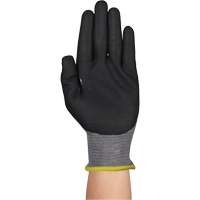 Gants r&eacute;sistants &agrave; la coupe HYFLEX 11-584, Taille 5/2T-petit, Calibre 21, Rev&ecirc;tement Mousse de nitrile, Enveloppe en PEHP/Intercept, ASTM ANSI niveau A6/EN 388 niveau F Brunswick Fyr & Safety