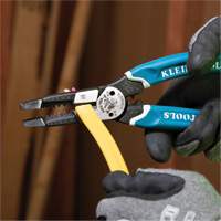 Outil polyvalent Klein-Kurve pour d&eacute;nuder, couper et sertir les fils, 8-1/4" lo, 8 - 20 AWG Brunswick Fyr & Safety